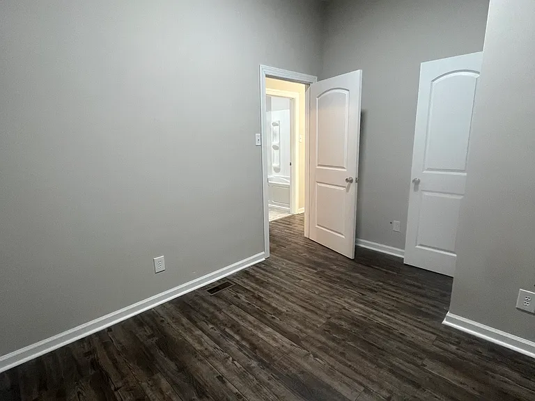 118 W Centerview St #120 — Photo 4