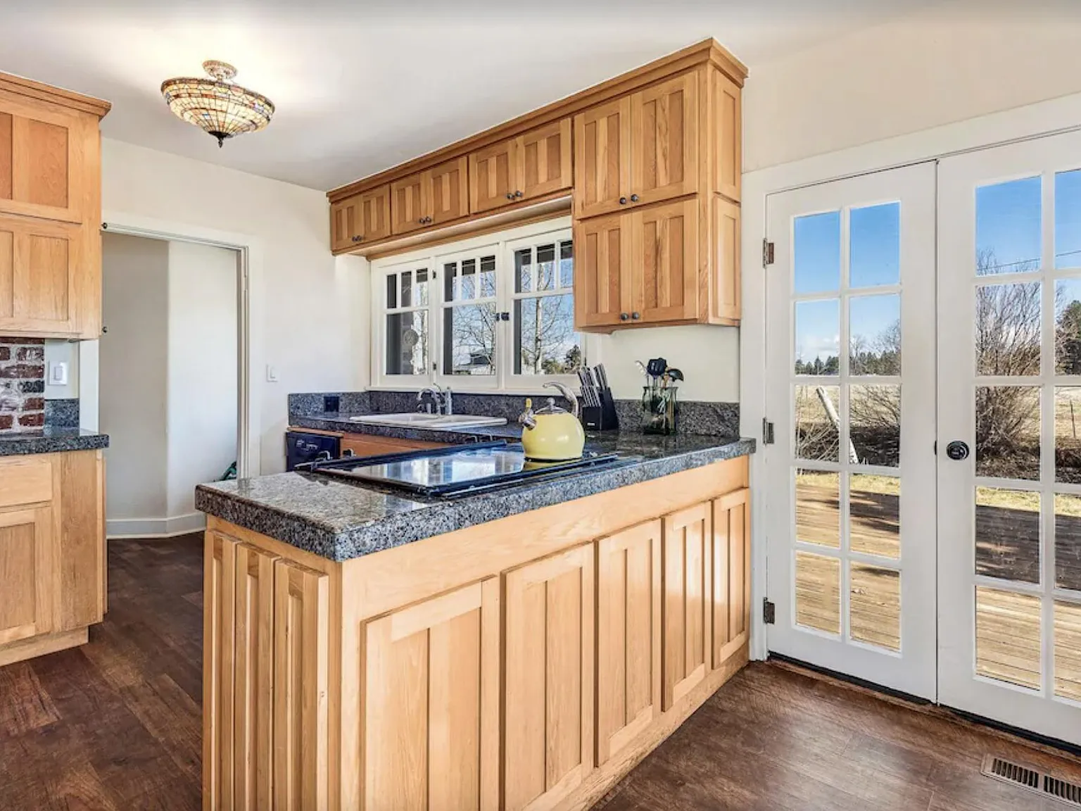 4 bed, 2000 sqft, $3,950 — Photo 2