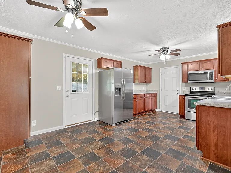 2504 Angelyn Dr — Photo 13