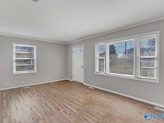 4th image of 2606 Union Dr NW