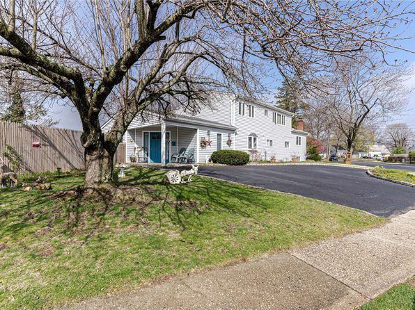 Mother Daughter Ny Real Estate 368 Homes For Sale Zillow