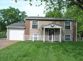574 Keeney Dr, Saint Charles, MO 63304