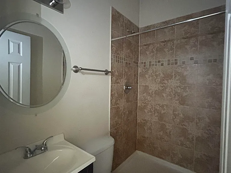 37 W 14th St — Photo 9