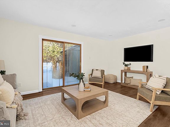 4th image of 196 Key Pkwy