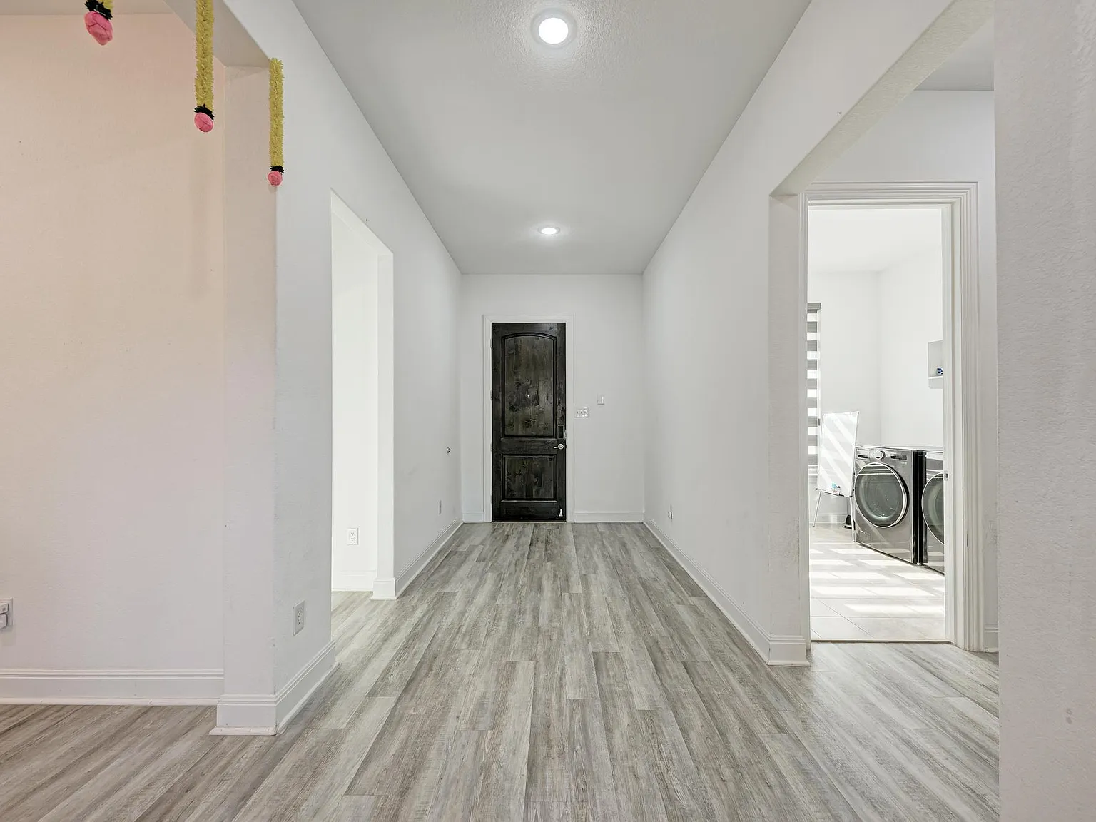 5 bed, 3.0 bath, 4326 sqft, $4,500 — Photo 3
