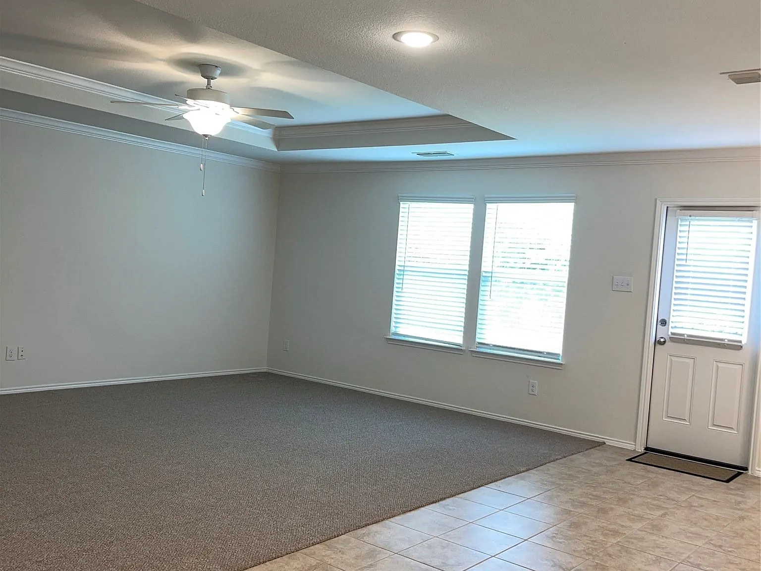 3 bed, 2.0 bath, 1621 sqft, $1,900 — Photo 4