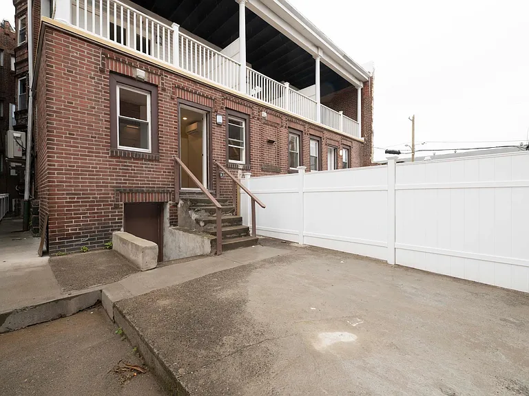 4902 Chestnut St #104 — Photo 14