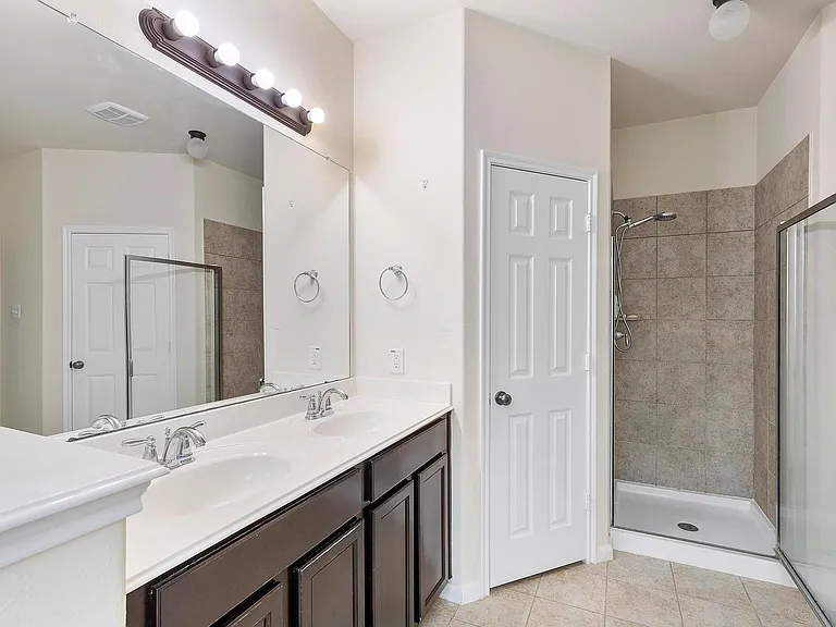16911 Savannah Park Dr — Photo 14