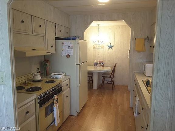5th image of 636 Forest Palm Ct