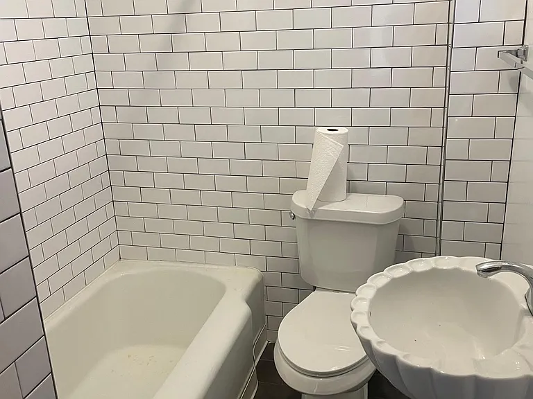 138 W 1st Ave — Photo 10