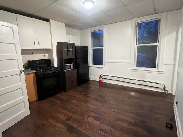 1511 46th Street image 4 of 13