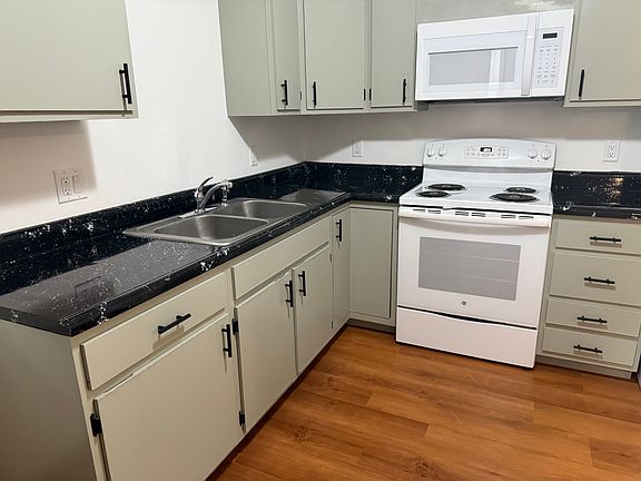 5th image of 717 Granada Rd