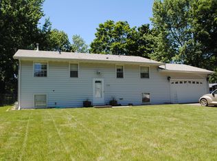 108 Strese Ln, Apple Valley, MN 55124