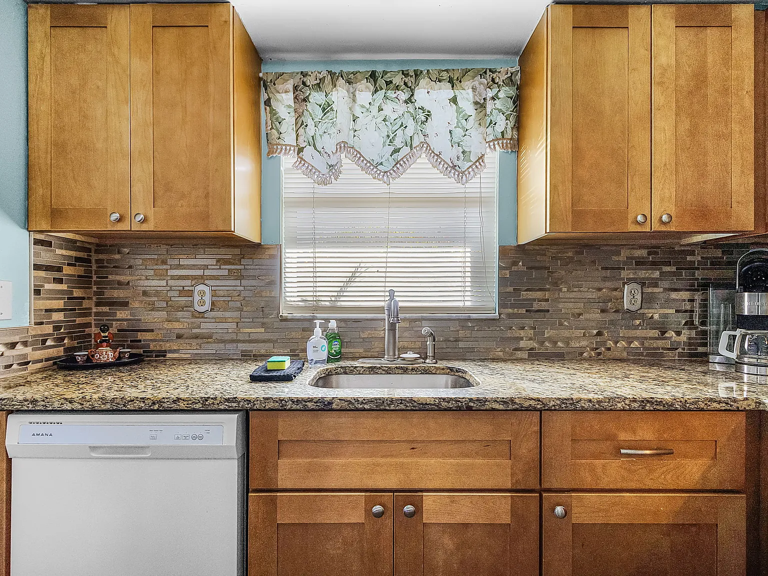 2 bed, 1200 sqft, $1,750 — Photo 4