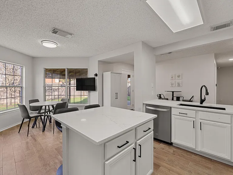 Modern Kitchen with Sleek Finishes