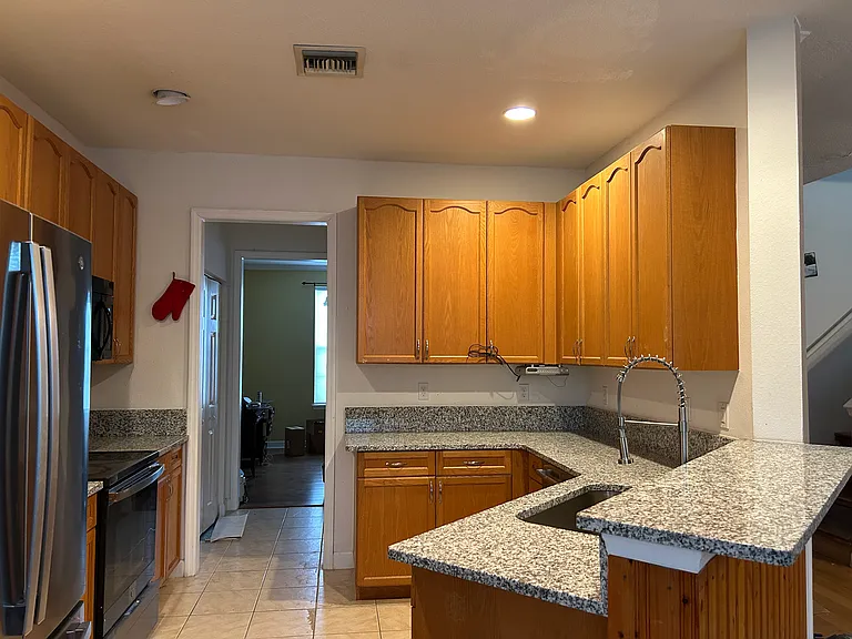 2549 Twain Dr — Photo 23