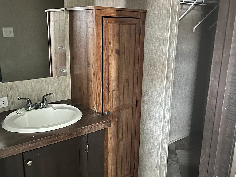 131 Jade Dr — Photo 9