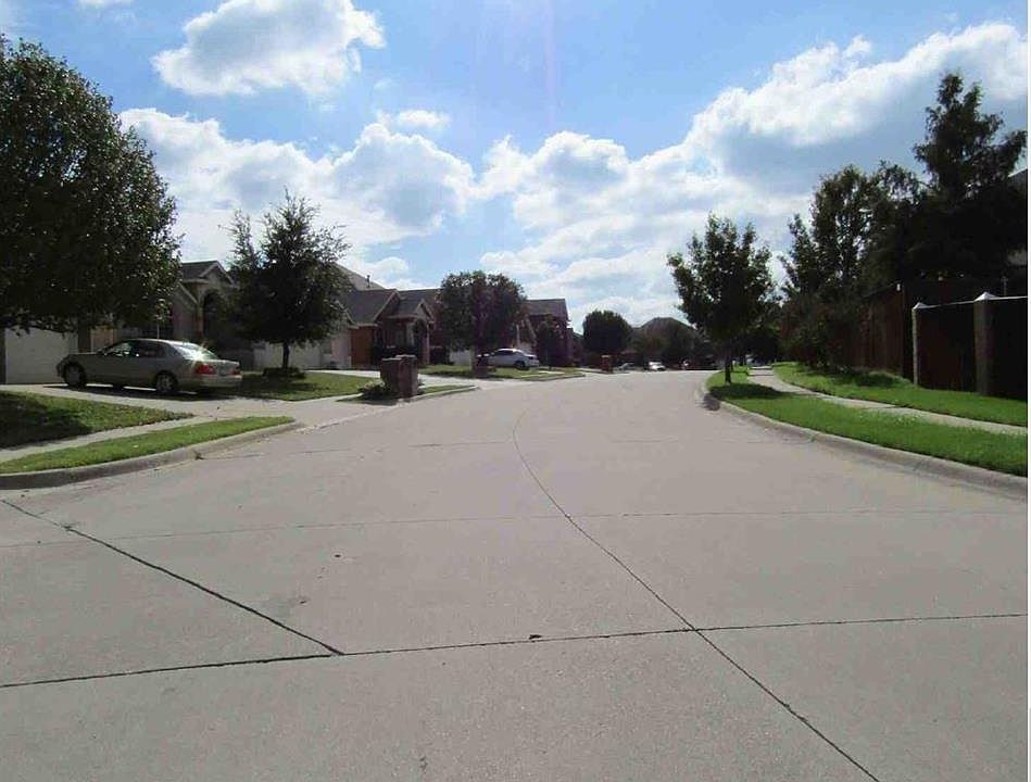 2nd image of 8361 Summer Park Dr