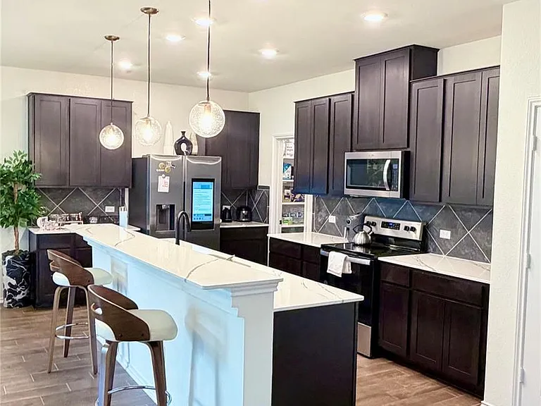 1009 Brambles Dr — Photo 11