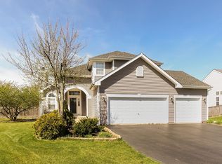 174 Wagonwood Rd, Round Lake, IL 60073