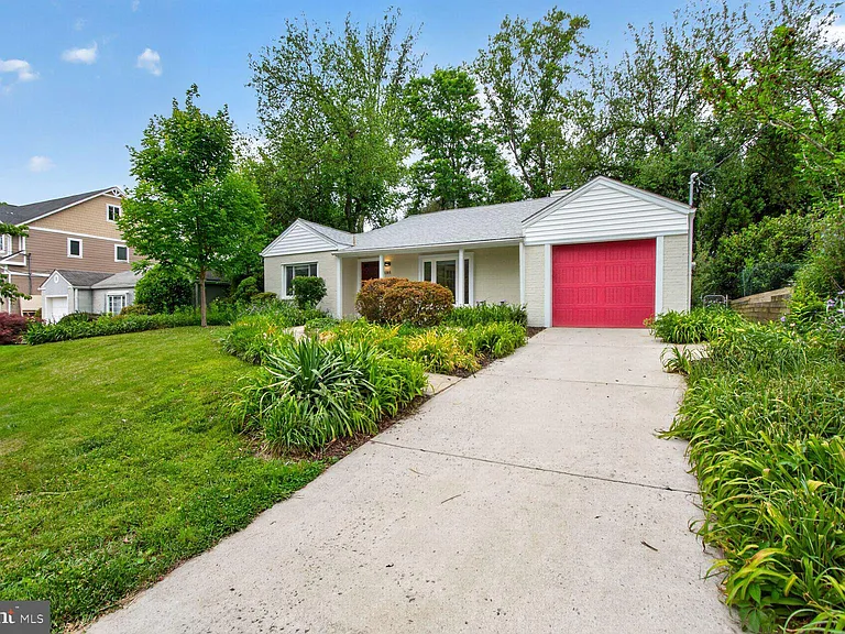 3305 W Coquelin Ter — Photo 2