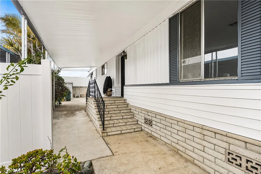 2 bed, 1620 sqft, $3,000 — Photo 2
