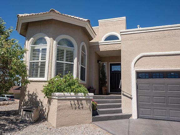 3rd image of 1323 Desert Jewel Dr