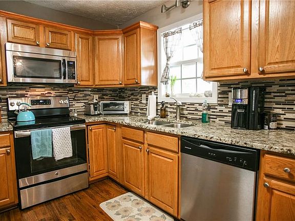 2nd image of 2057 Beverly Rd