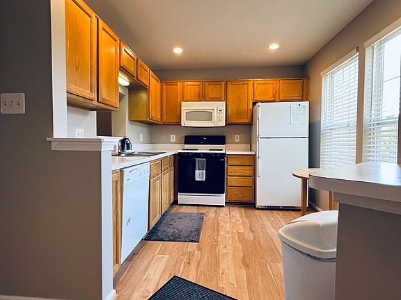 Kitchen. Brand new stainless steel appliances will be installed!