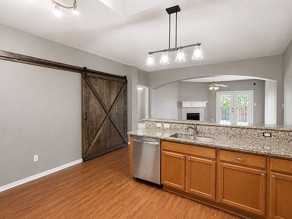 5th image of 2807 Sequoia Ln