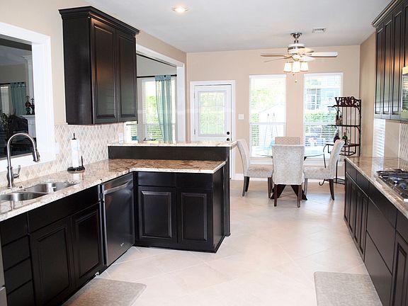 5th image of 27 Devereaux Dr