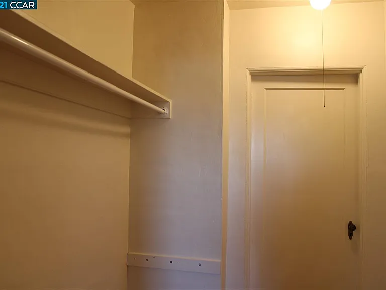 515 Lexington Ave #517 — Photo 32