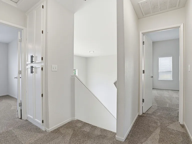 419 Pioneer Ave — Photo 14