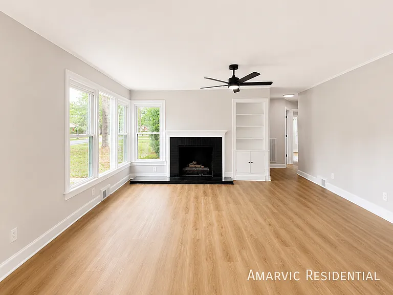 807 Cameron Dr — Photo 6