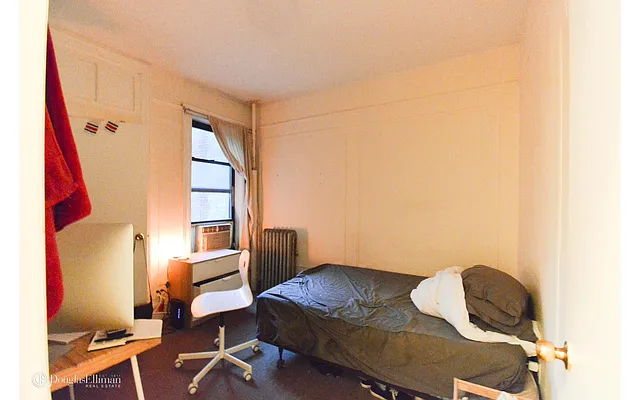 Rented by Douglas Elliman | media 16