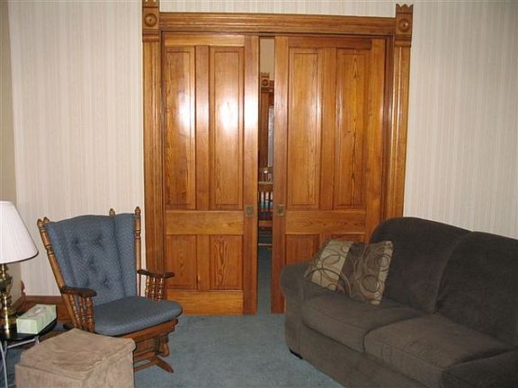 5th image of 736 E Military Ave