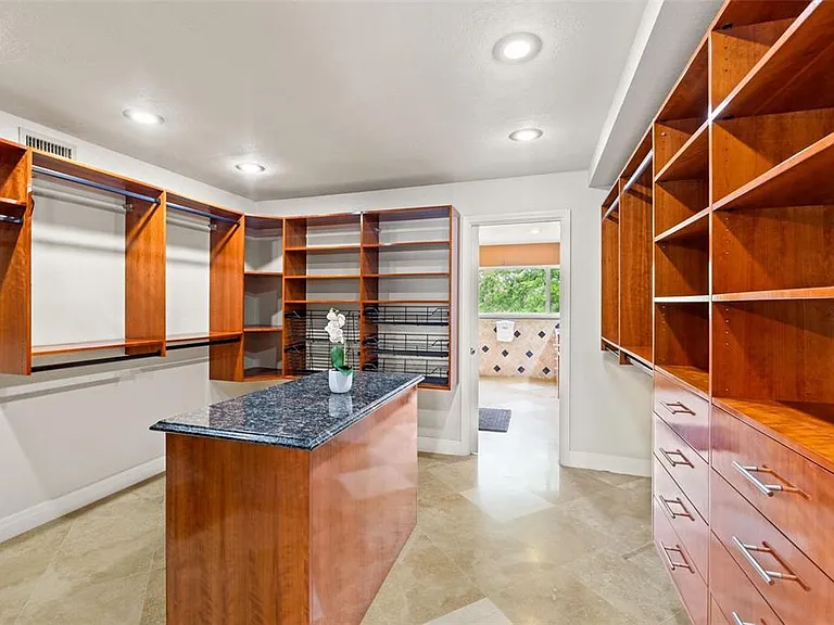 4522 W North B St — Photo 24