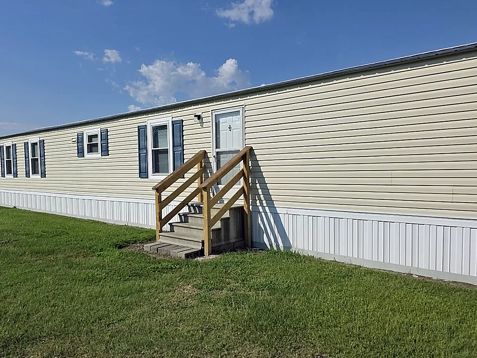 100 Azalea Dr