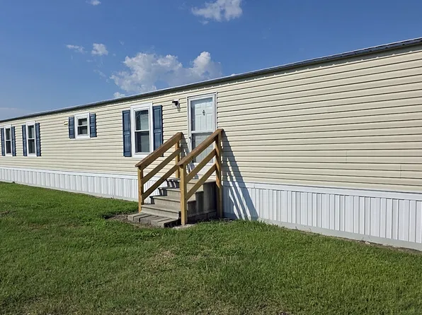 100 Azalea Dr, Mount Olive, NC 28365