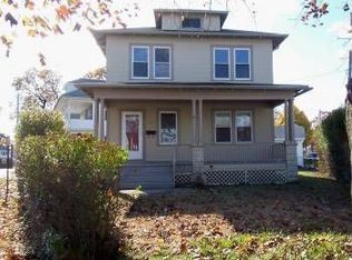 70 Rugby St, Cranston, RI 02910