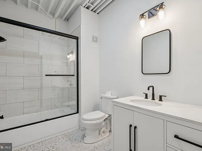 1116 N Bodine St #C — Photo 23