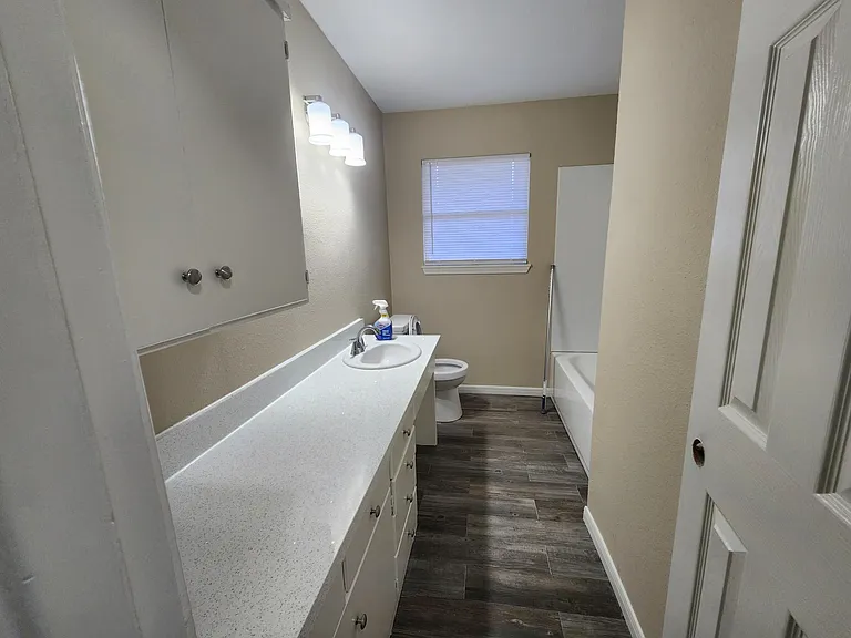 2901 Oleander Ln — Photo 5