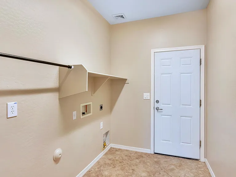 3659 W Thalia Ct — Photo 22