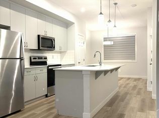 17927 71st St NW, Edmonton, AB T5E5S7