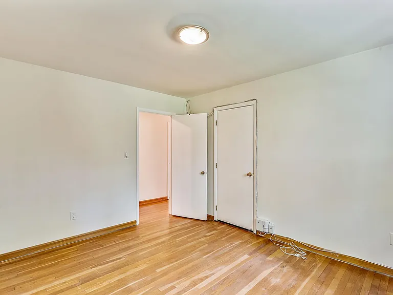 10412 Montrose Ave #202 — Photo 22