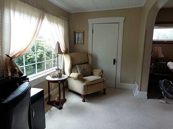 2nd image of 119 Boyd Dr