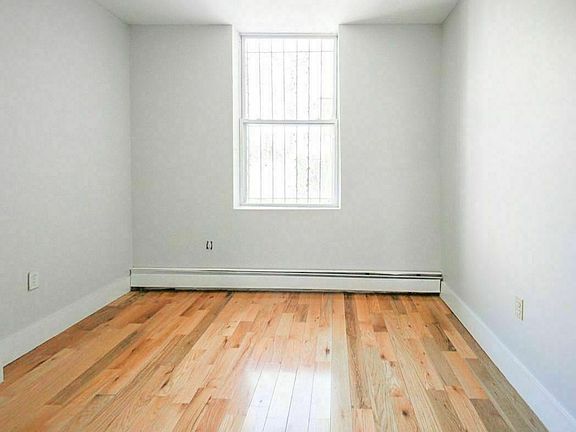 3rd image of 11 Gunther Pl #1LI