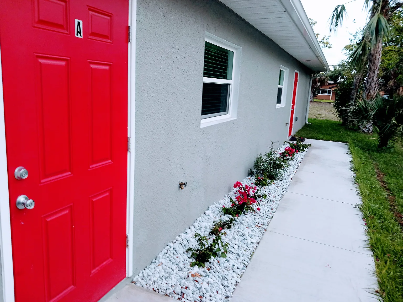 3 bed, 1293 sqft, $2,000 — Photo 3