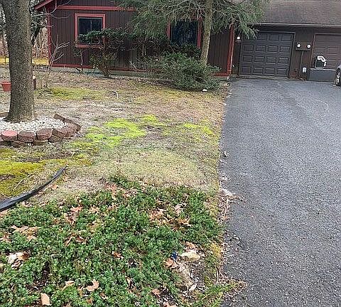 Driveway can park 3 cars