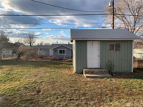 3rd image of 716 S Grand Dr
